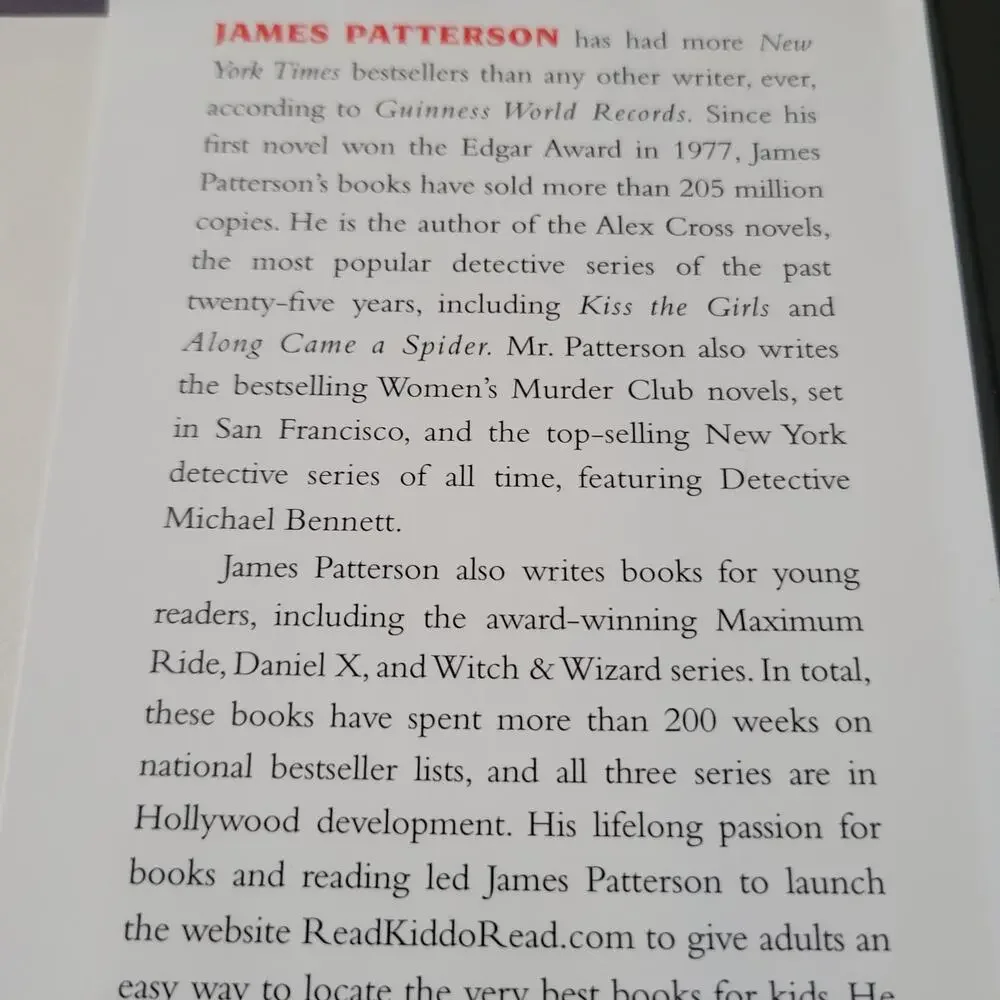Book James Patterson and‎ Maxine Paetro 10th Anniversary Hard Back